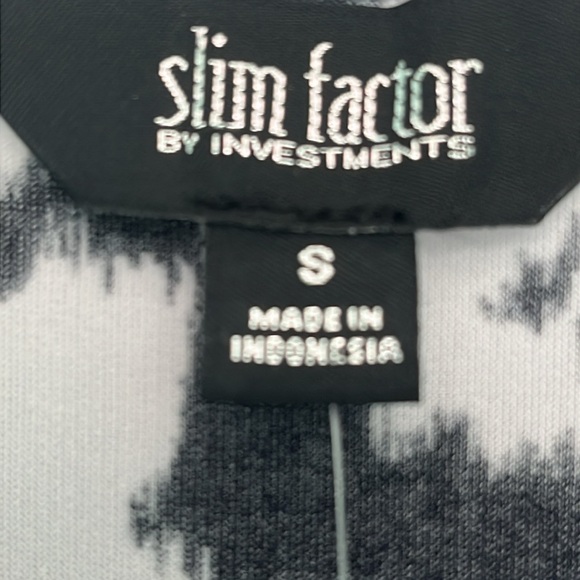 Boat Neck Tiered Sleeves Top - Picture 6 of 7